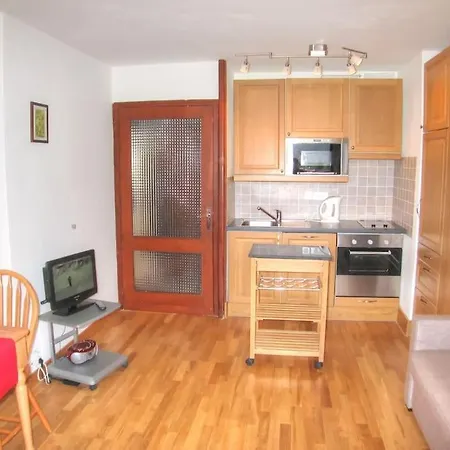 Periades, Apartamento *