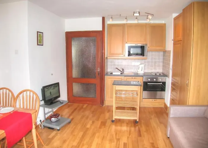 Periades, Apartment *